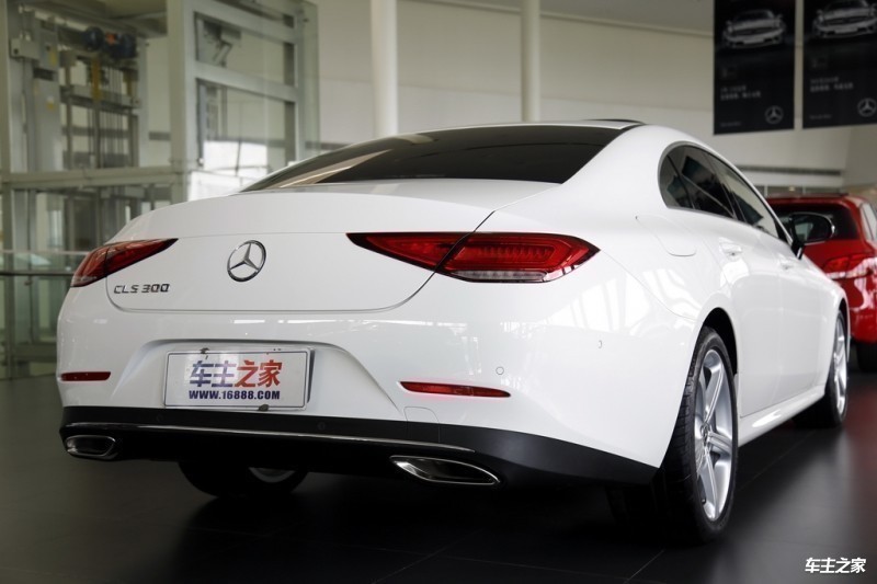 奔驰CLS一辆让所有女生心动的车(图4)