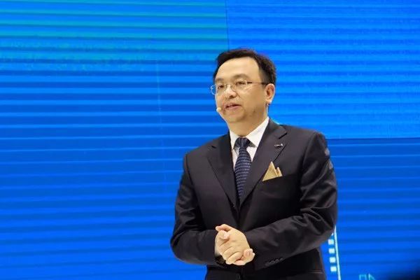 比亚迪把特斯拉拽下王座的背后是王传福的战略天赋