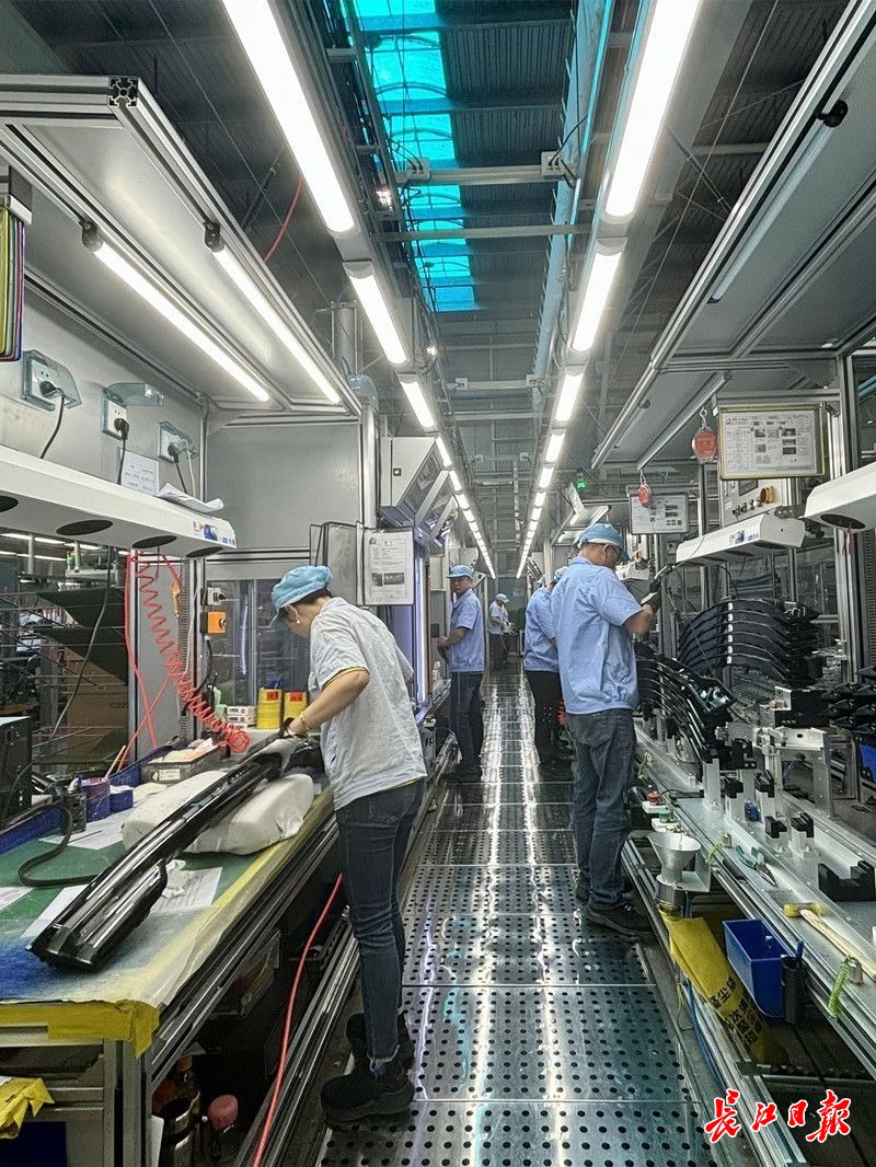 汽车“灯光秀”引来海外车企连续下单武汉华域视觉出口订单同比增八成(图2)