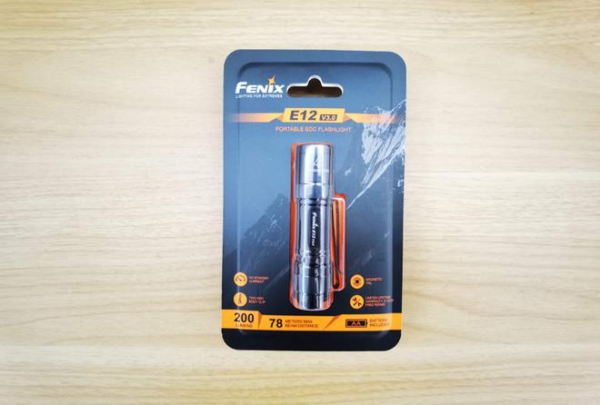 全新升级FenixE12V30射程更远亮度更高的EDC手电(图2)