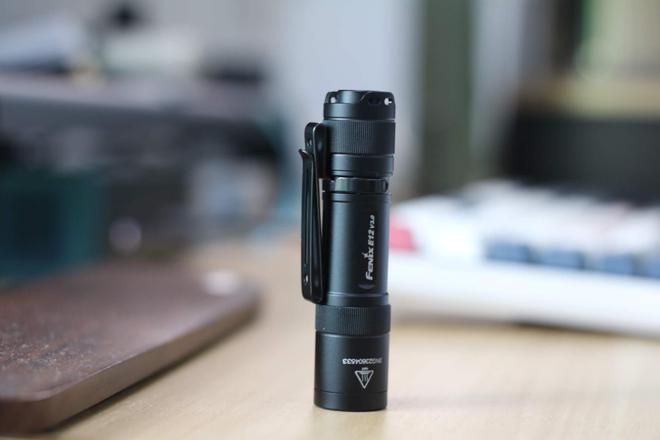 全新升级FenixE12V30射程更远亮度更高的EDC手电(图6)