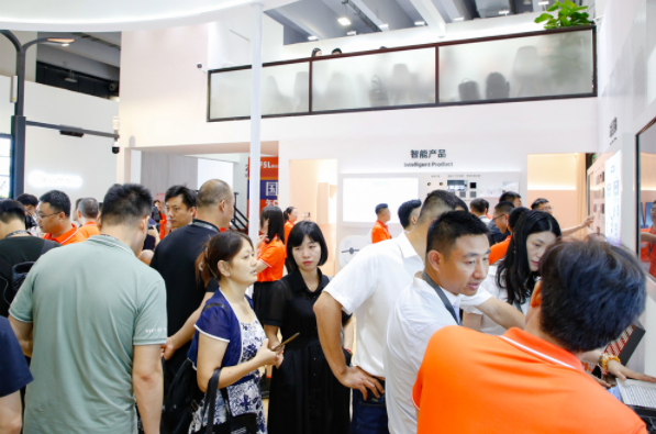 新晋“中华老字号”佛山照明闪耀第29届广州国际照明展览会(图2)