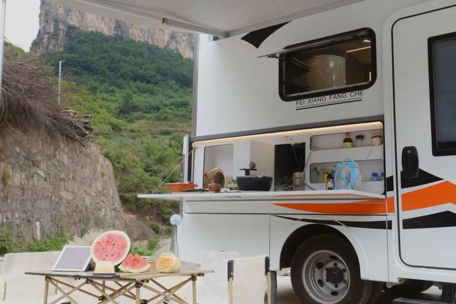 中国首台福特T8升层房车—S788正式亮相！1872㎡＋上下两层＋6座4卧长期旅居必备！(图4)