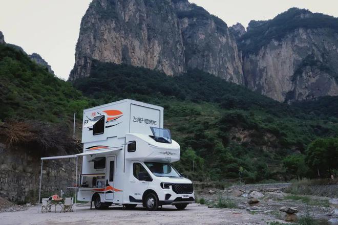 中国首台福特T8升层房车—S788正式亮相！1872㎡＋上下两层＋6座4卧长期旅居必备！(图6)