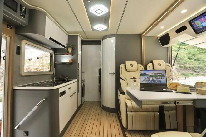 中国首台福特T8升层房车—S788正式亮相！1872㎡＋上下两层＋6座4卧长期旅居必备！(图11)