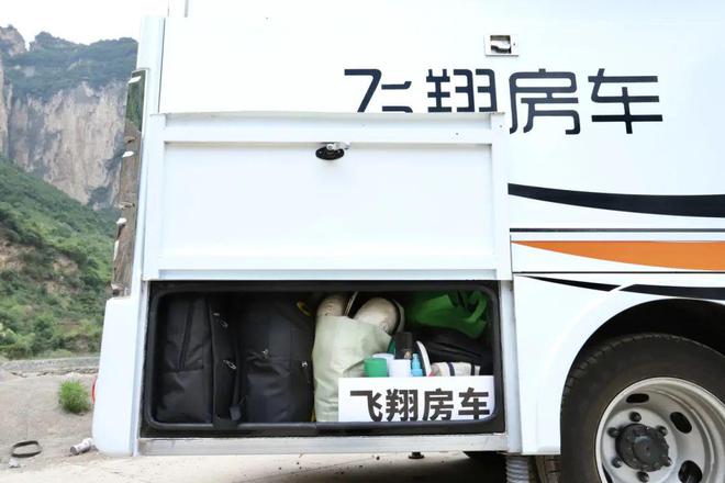 中国首台福特T8升层房车—S788正式亮相！1872㎡＋上下两层＋6座4卧长期旅居必备！(图5)