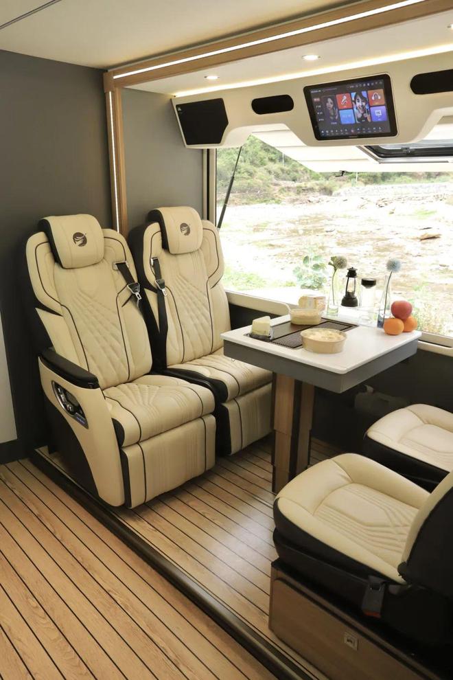 中国首台福特T8升层房车—S788正式亮相！1872㎡＋上下两层＋6座4卧长期旅居必备！(图14)