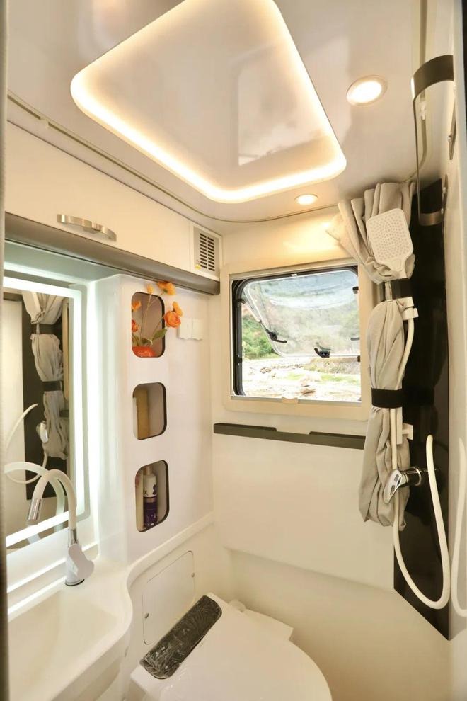 中国首台福特T8升层房车—S788正式亮相！1872㎡＋上下两层＋6座4卧长期旅居必备！(图21)