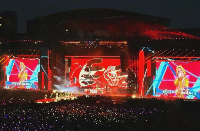 又一舞台奇迹！联诚发LED锥形屏燃爆2024张韶涵巡演现场(图3)