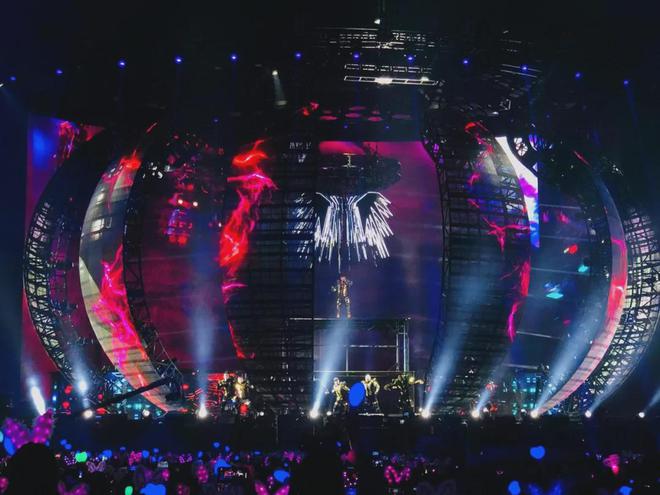 又一舞台奇迹！联诚发LED锥形屏燃爆2024张韶涵巡演现场(图10)