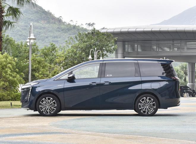 传祺全新MPV将于7月16日上市或15万元起外观大气配油电混动(图3)