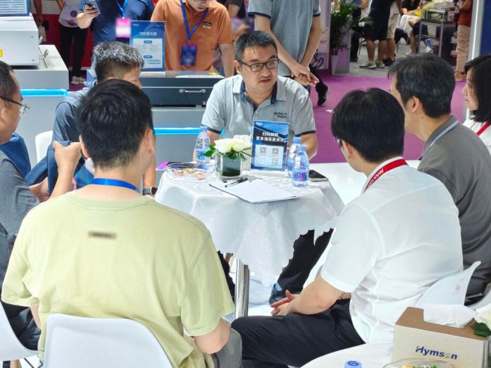 海目星MicroLED激光巨量转移、巨量焊接以及激光修复设备亮相闪耀CIOE2024(图3)