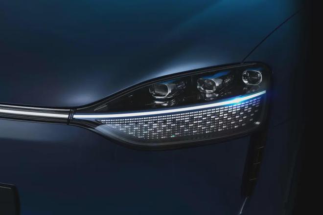 单项PK王：世界上只有两种车灯一种是奥迪一种是其他(图4)