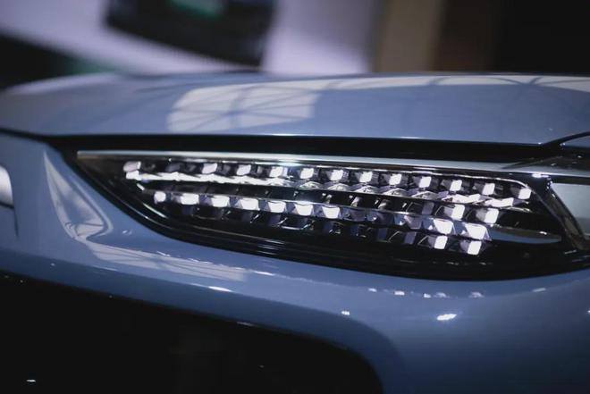 单项PK王：世界上只有两种车灯一种是奥迪一种是其他(图18)