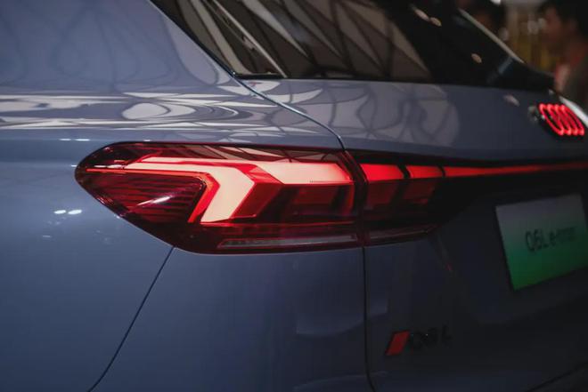 单项PK王：世界上只有两种车灯一种是奥迪一种是其他(图15)