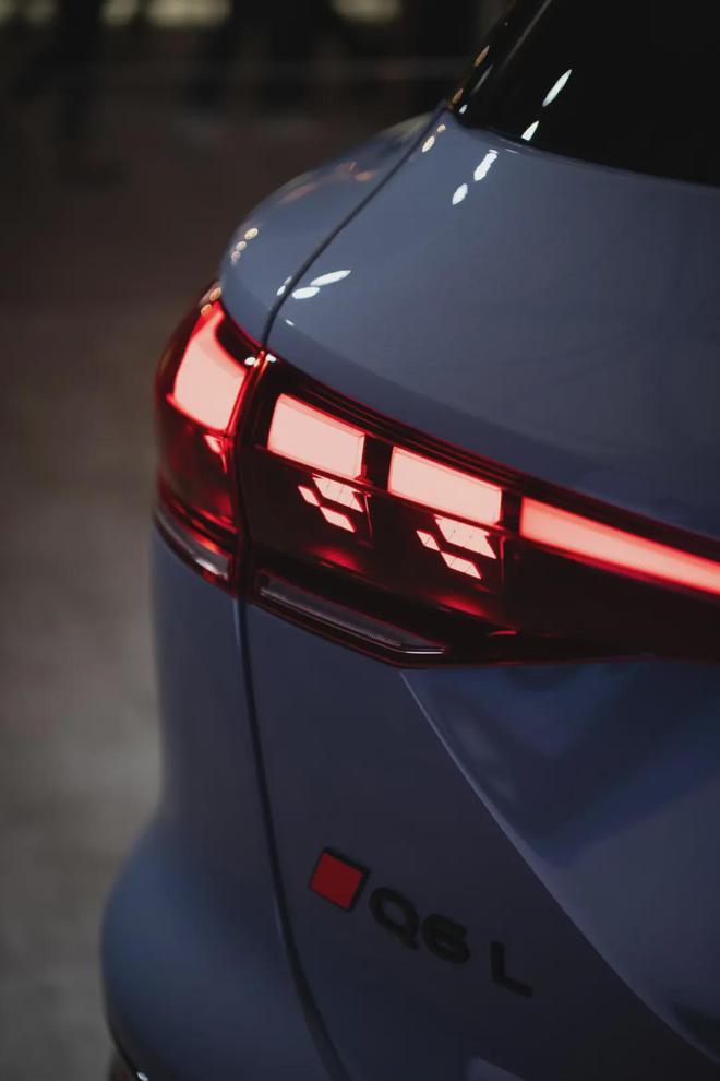 单项PK王：世界上只有两种车灯一种是奥迪一种是其他(图16)