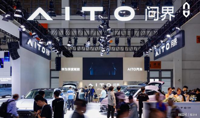 以智能科技驱动市场变革问界M9重塑豪华新标杆