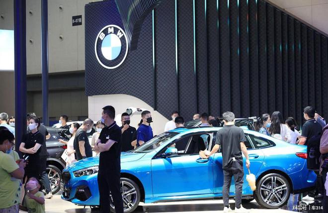 以智能科技驱动市场变革问界M9重塑豪华新标杆(图3)