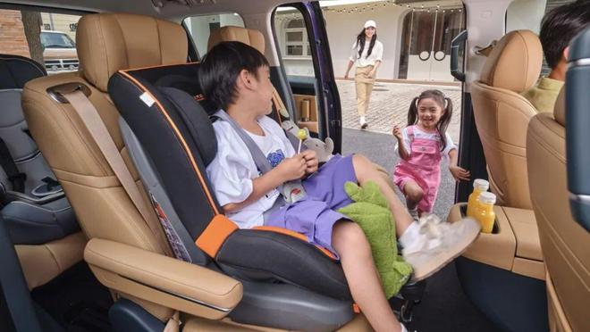 奥徳赛还有活路吗？传祺E8荣耀系列把“路”给堵了！(图8)