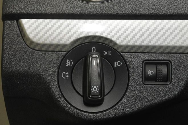 汽车灯光使用全攻略：解锁夜间驾驶的安全密码