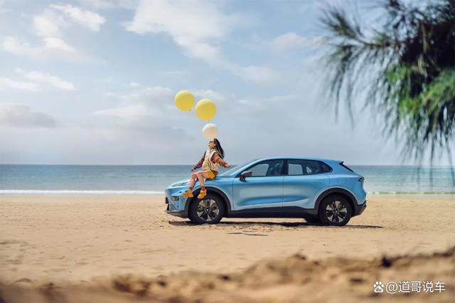 一键抓拍、户外电影院……深蓝S05一台可以陪你玩儿的社交(图3)