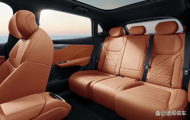 一键抓拍、户外电影院……深蓝S05一台可以陪你玩儿的社交(图8)