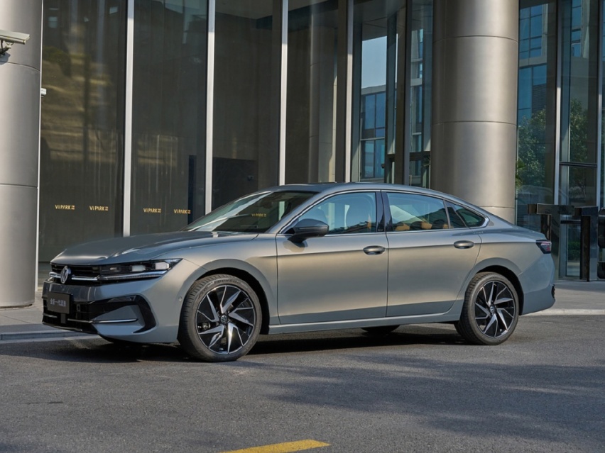 15万迈腾雅阁凯美瑞随便买！合资B级车比新能源更香？(图2)