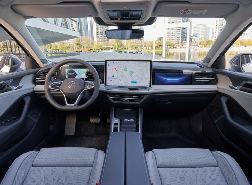 15万迈腾雅阁凯美瑞随便买！合资B级车比新能源更香？(图4)