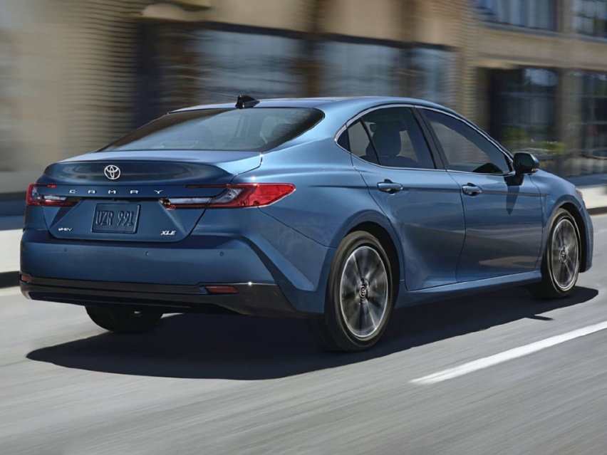 15万迈腾雅阁凯美瑞随便买！合资B级车比新能源更香？(图6)