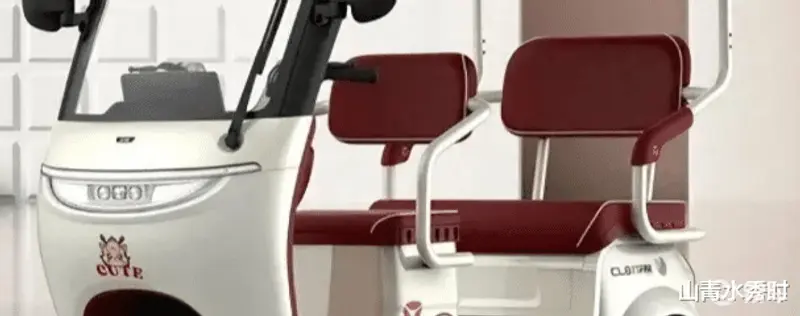 雅迪爱玛金彭出新电摩防寒遮风好上路