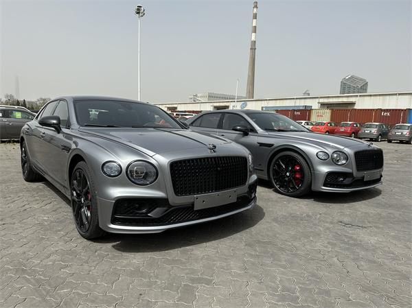 2023款宾利飞驰V8S现车全国可办分期零首付