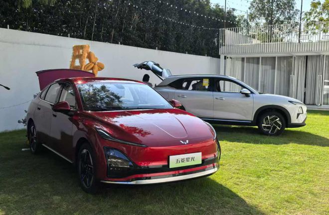 试驾五菱星光星光S加速轻快滤震好空间大(图2)