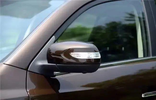 恶劣天气出行提示大风、大雾天气出行请注意安全