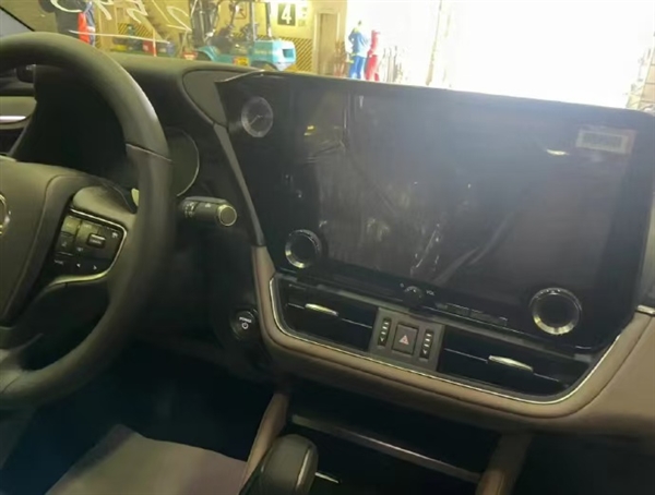 “公路闪电”新款雷克萨斯ES实车曝光：和老款区别只在灯(图4)