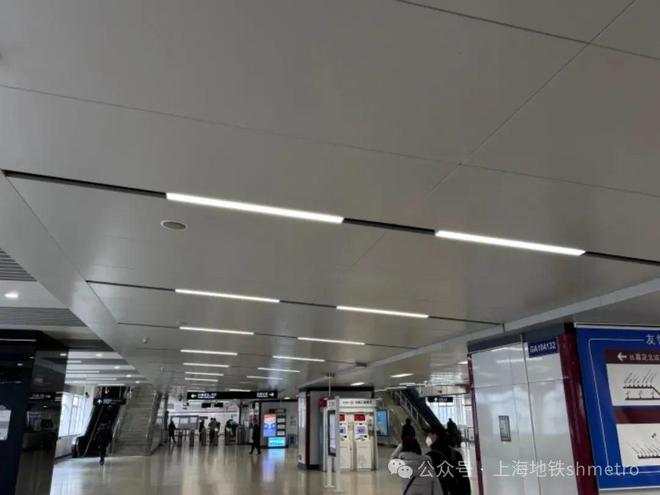 空间更明亮视觉更清晰：上海游泳馆站、嘉定新城站照明升级(图3)