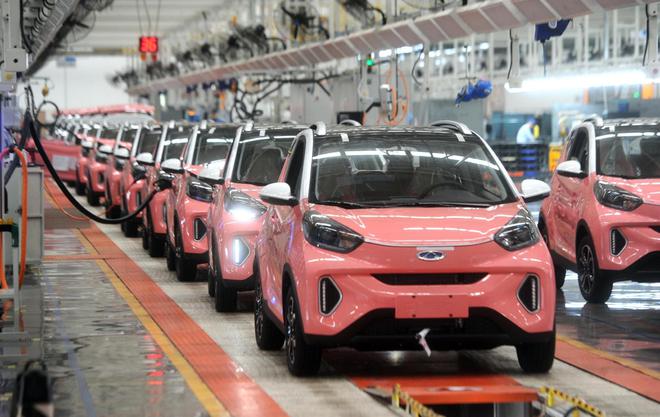 丹阳市林蓝汽车科技取得多尺寸汽车照明信号开孔设备专利便于根据不同形状照明信号调节(图3)