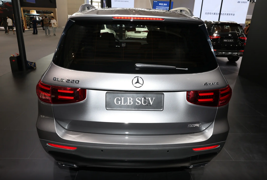 这款豪华品牌SUV颜值耐打、配置丰富家庭出行的优秀选择(图3)