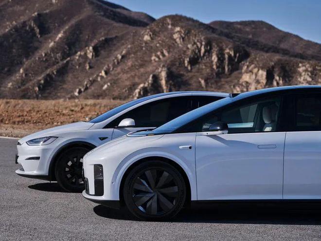 小米SU7Ultra等新车发布看LED车用百变(图3)