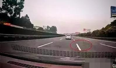 过年回家在高速公路上行驶需要注意诸多事项以确保行车安全(图3)