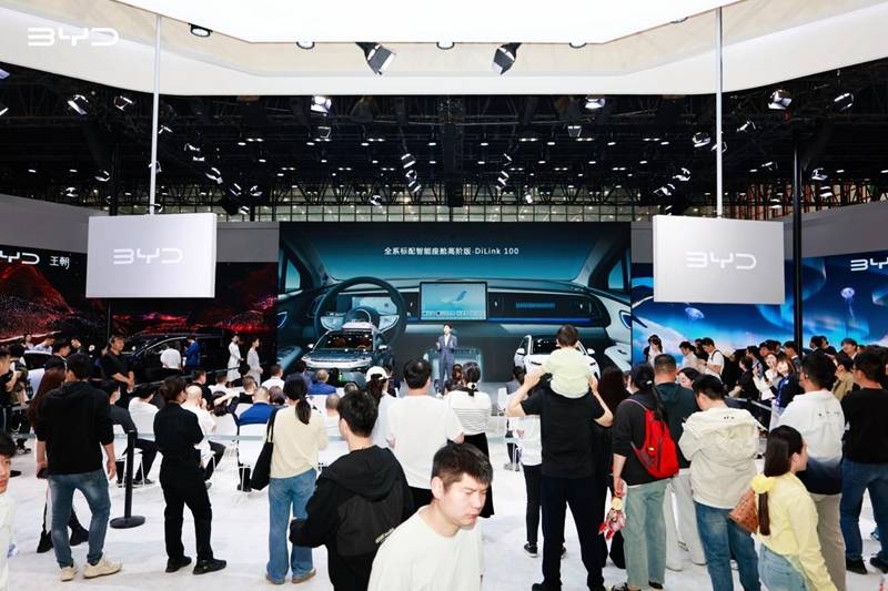 比亚迪海狮05EV大河车展闪耀登场开启纯电SUV新篇章！(图4)