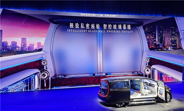 独创蝴蝶形状方向盘：奔驰纯电豪华MPV概念车全球首发(图9)