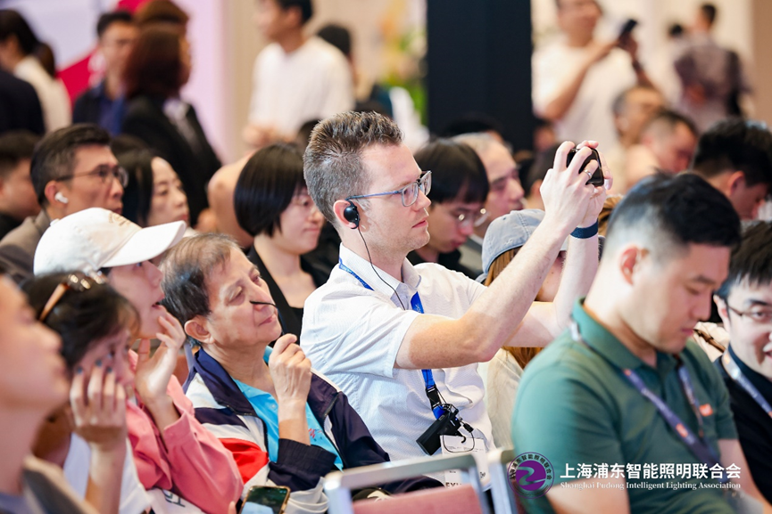 标准化论坛：连接更美好世界—智慧照明的全方位应用在香港会议展览中心成功举办(图2)