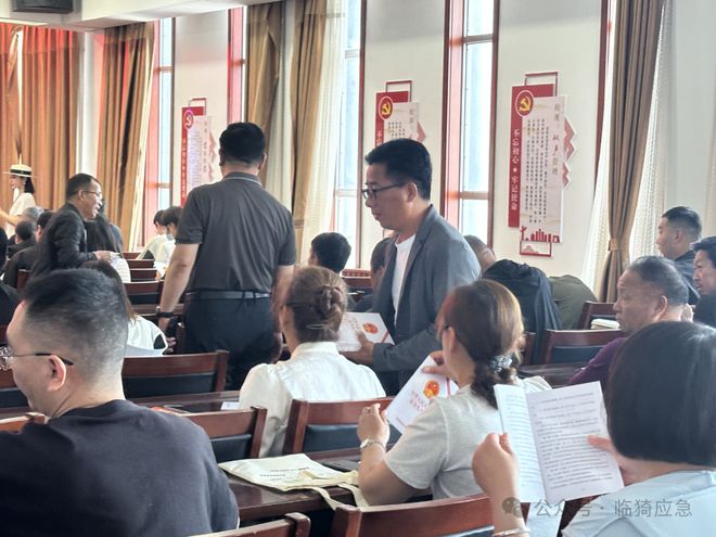 临猗县应急管理局召开猗氏镇企业安全生产培训教育会暨安全生产指导帮扶推进会、“千人百法下基层”法宣贯会(图5)