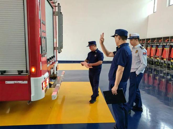 消防装备“大体检”！车辆装备严阵以待平安护航在路上(图4)