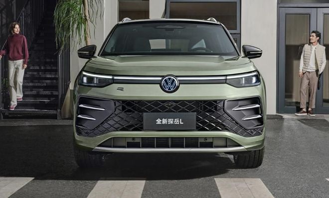 法雷奥照明佛山特殊产品线-无限光影动态氛围灯申报2025第七届金辑奖中国汽车新供应链百强(图1)