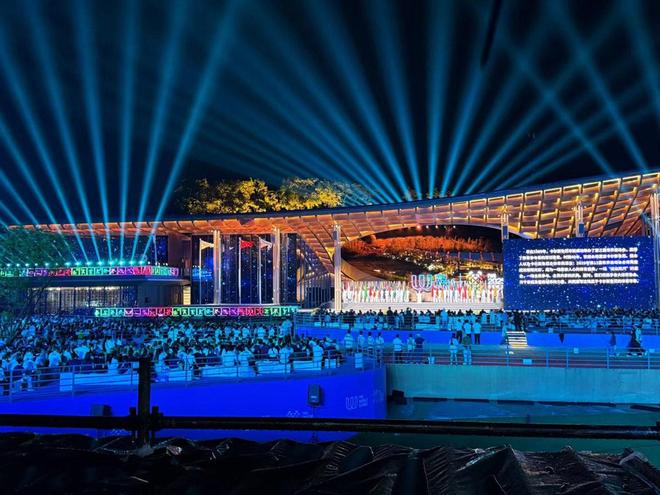 MLED产业长坡厚雪诺瓦星云强者恒强｜看财报