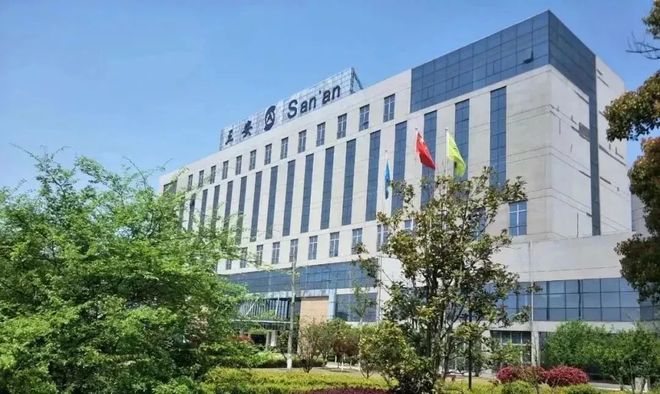 半年度业绩大PK！公牛8168亿元第二！这家登顶行业第一…