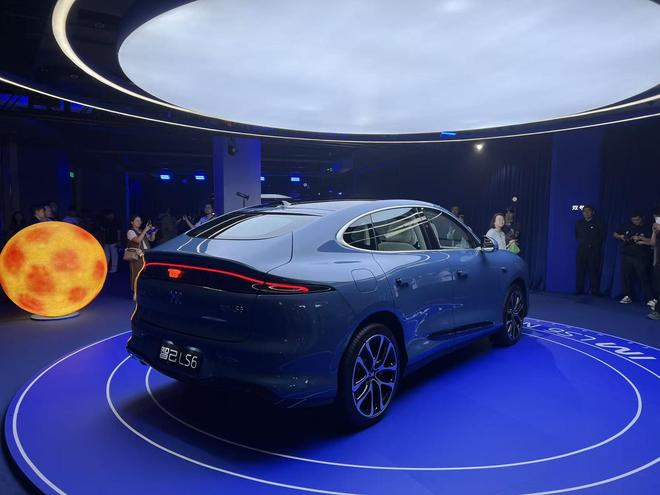 450km纯电续航+超级增程全新智己LS6上市售1979万起(图9)