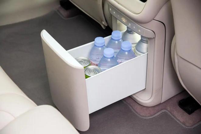 450km纯电续航+超级增程全新智己LS6上市售1979万起(图19)