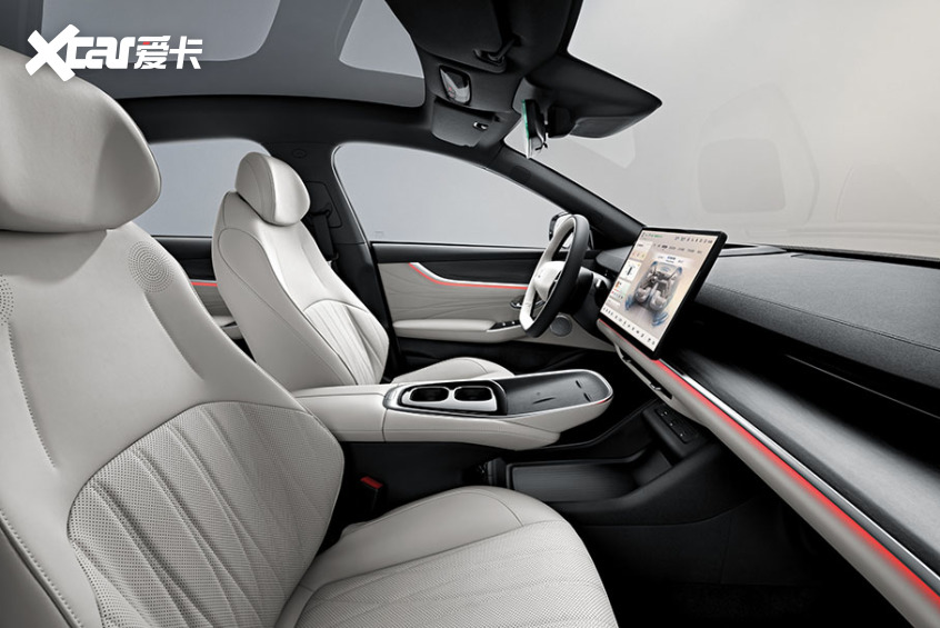 长安启源A07超长蓝鲸纯电版增程版焕新登场(图8)